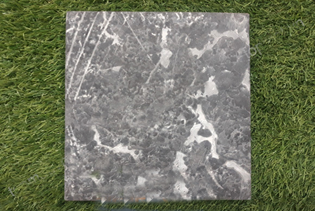 Đá đen khò mặt 