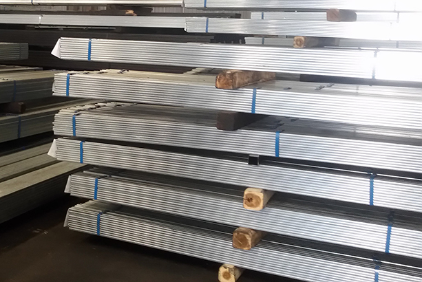 Thép hộp mạ kẽm Hòa Phát 13x26x1.1 mm