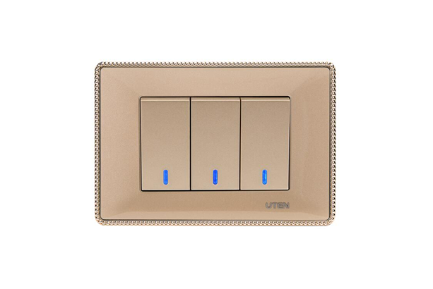 Q120-Bộ 3 công tắc 1 chiều có đèn Led