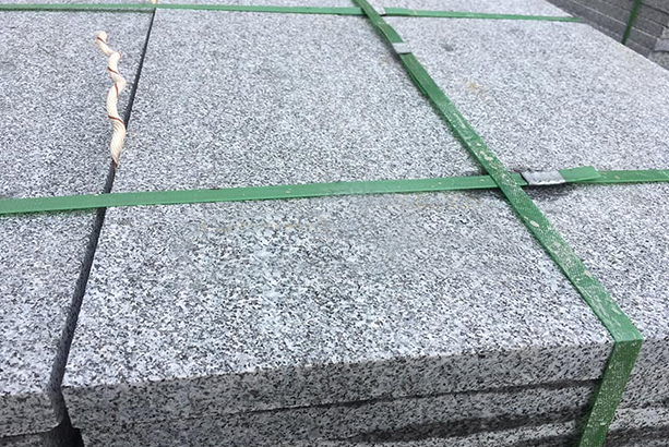 Đá granite đen Sông Hinh mặt băm 30x60x2cm