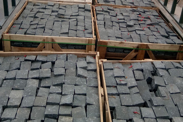 đá bazan đen cubic