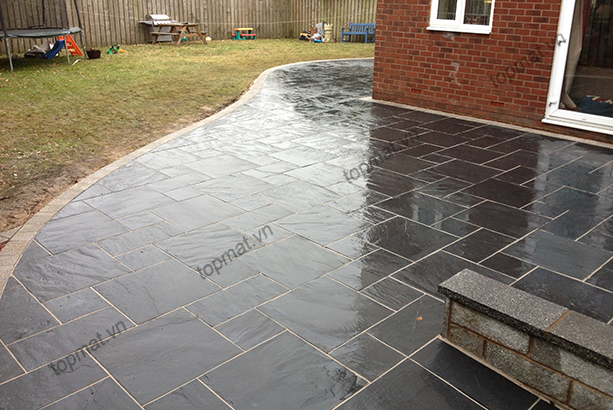 Đá tự nhiên lát sân vườn