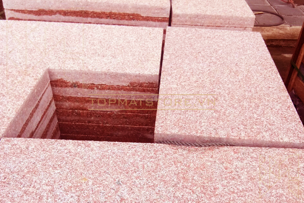 Đá granite đỏ băm mặt