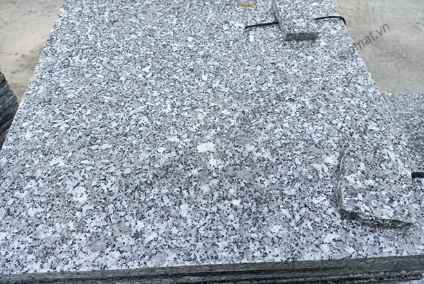 đá granite trắng suối lau