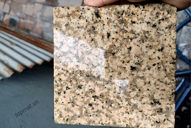 đá granite vàng trung bình định mặt mài 30x60x2cm