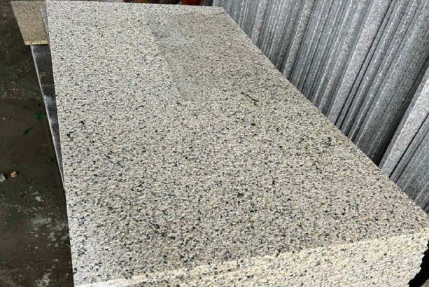 kho đá granite vàng bình định băm mặt