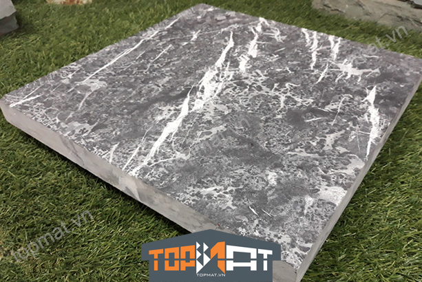 Đá đen khò mặt lát sân vườn