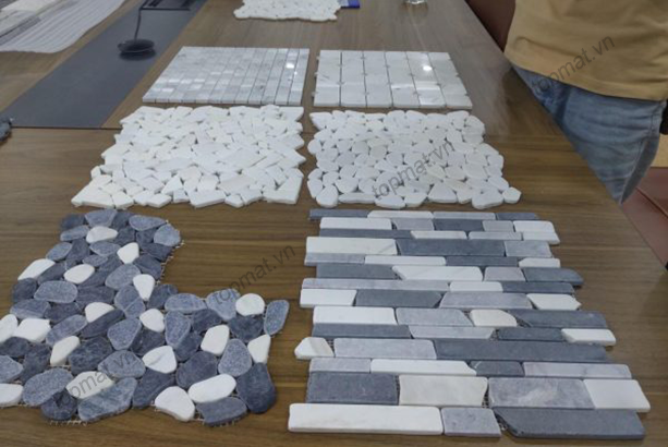 Đá mosaic ốp tường sân vườn