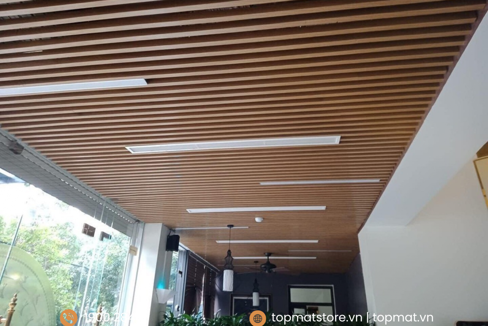 Trần nhôm phòng khách kết hợp đèn