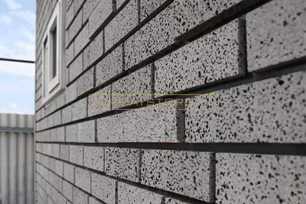 Đá ong xám có nhiều lỗ nhỏ li ti phân bố ngẫu nhiên